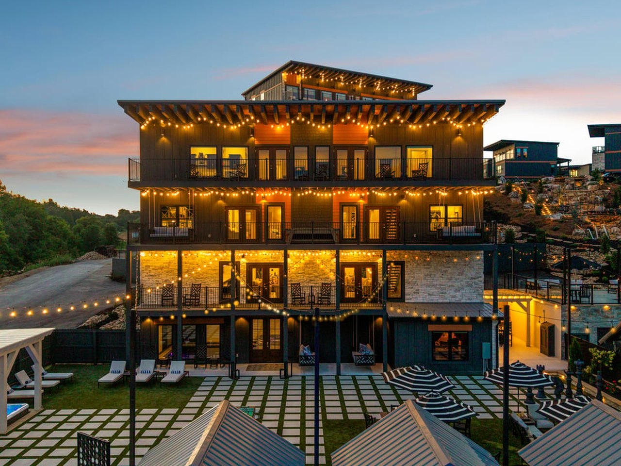 Modern glass cabin in the Smoky Mountains